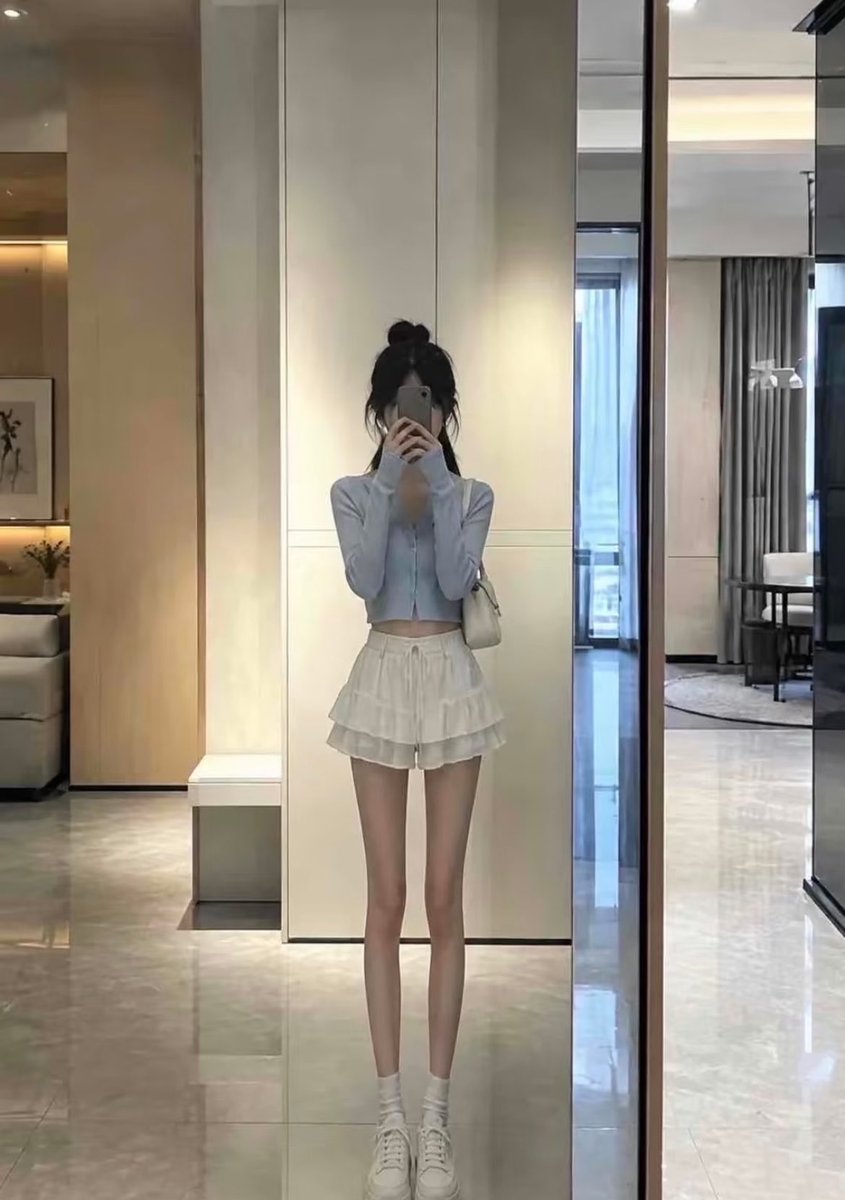 bgrbc94563435's tweet photo. 有人想锐评一下我16岁福嘛 🥹       

看完不许瞎说，赶紧看，   

流言 2，，我真秒发！🙋🙋 https://t.co/PJeZ3JYvxP