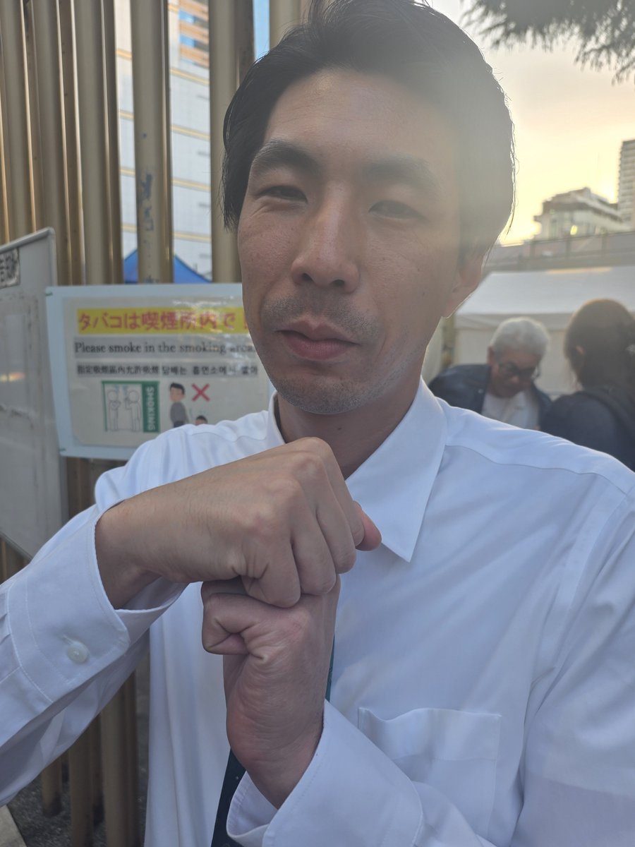 Sitak_kingaesu's tweet photo. ネタ合わせ終わりにたまたま会えたスタミナパンのトシダさんがパチンコのSAO映像綺麗と絶賛してたので作品を見ることにより楽しさ倍増することを強くすすめました

 #しいたけのおっそわけ https://t.co/arBVtyYYTi