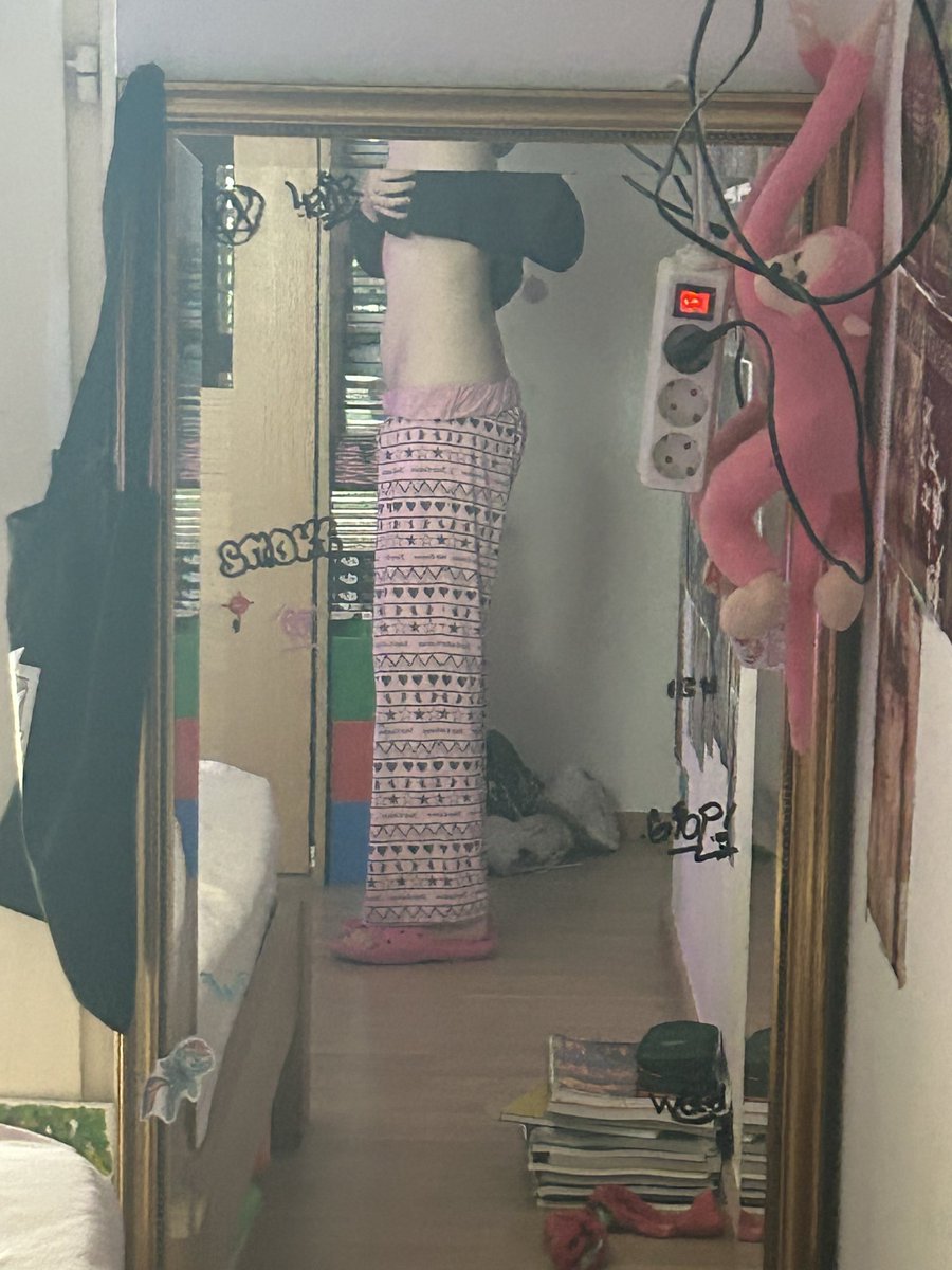 vivienixxe's tweet photo. #edrtwtㅤ 
Bmi guesses??? I’m hella bloated rn💔 (ik i’m fat asf no shade) https://t.co/Xvlm5vZm4n
