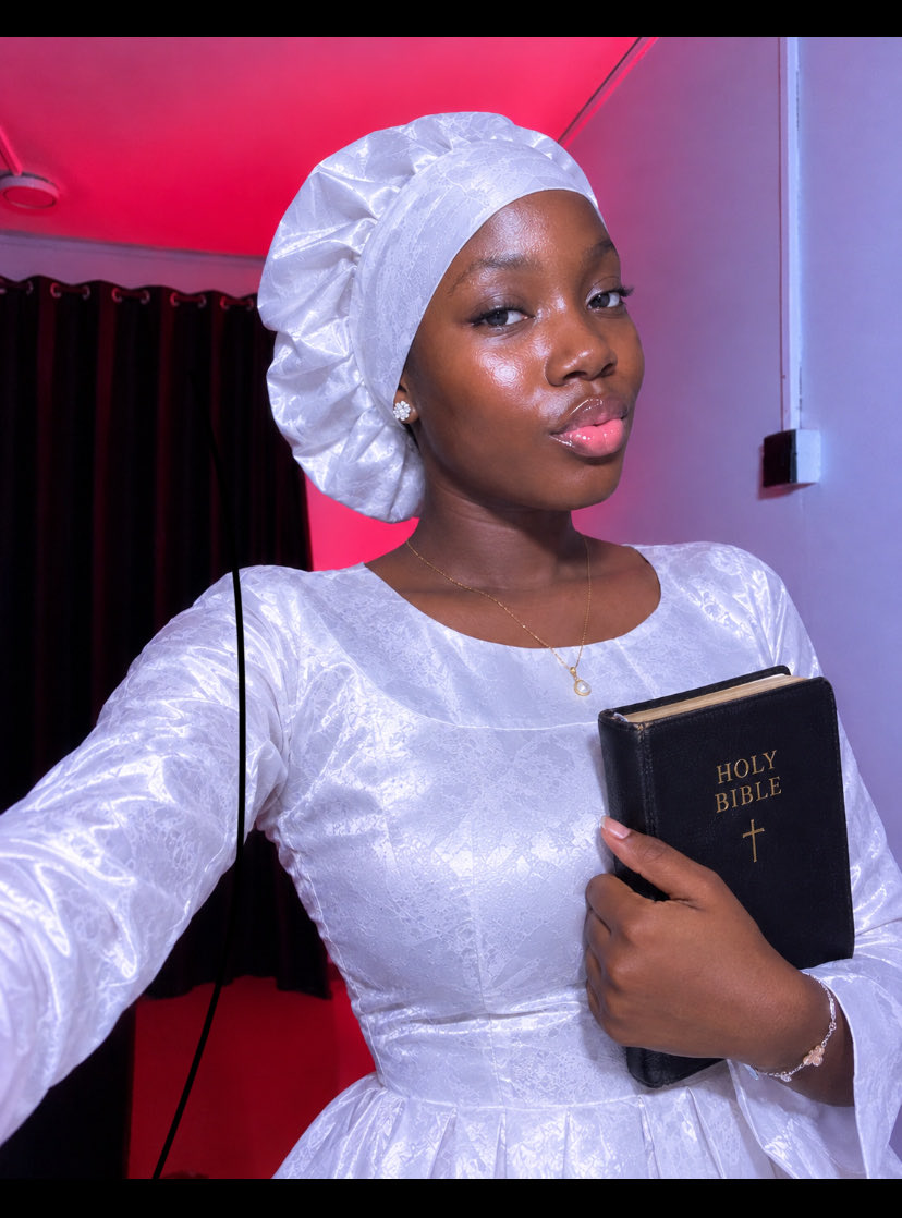oyinpurity's tweet photo. church is not a fashion show, but tell me why i’m looking this cute in the presence of the lord 😭😂🙏🏽🤍 https://t.co/jFBZ5wO7Nl