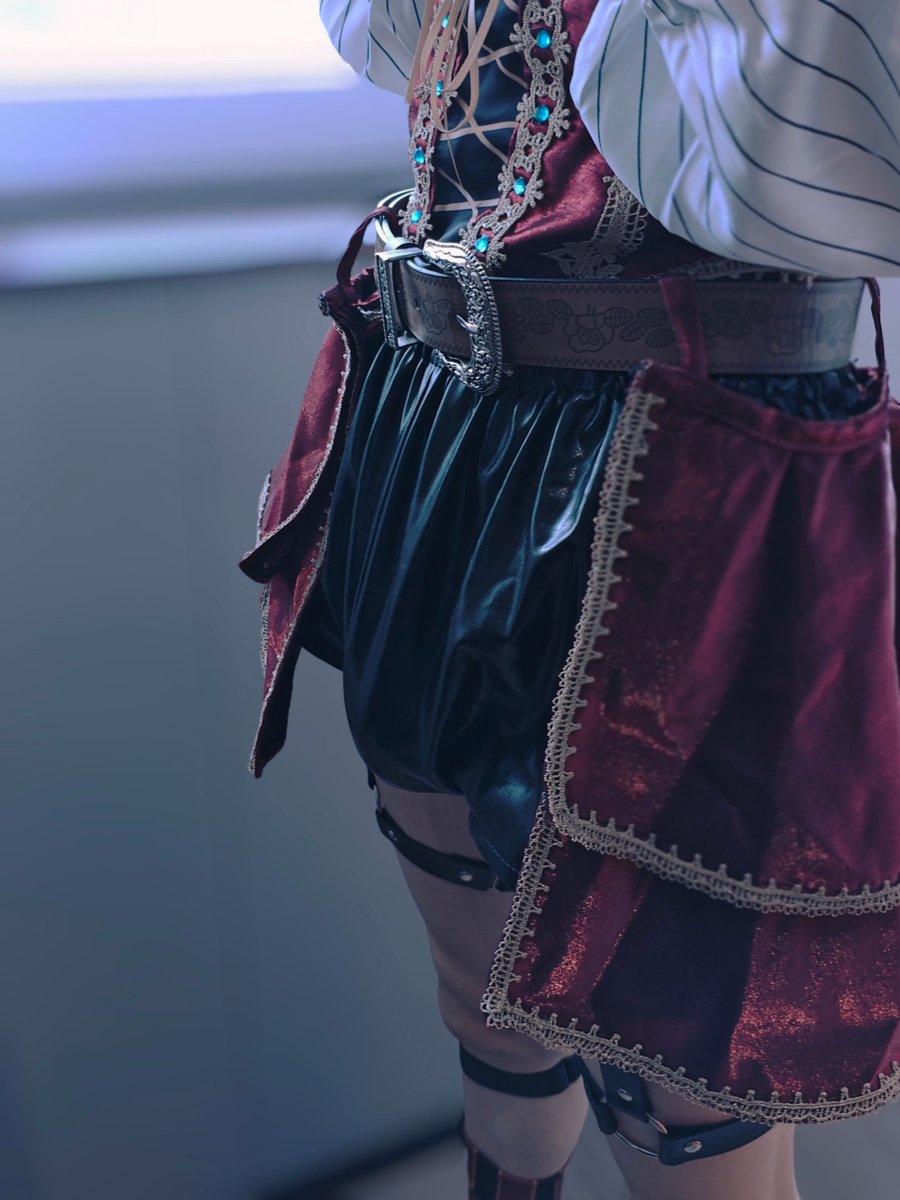 XiMengChen29183's tweet photo. 主播主播，裤子里面鼓鼓的是什么东西呀？#cosplay #娼年巴托里 https://t.co/Zg7ZS1YXnO