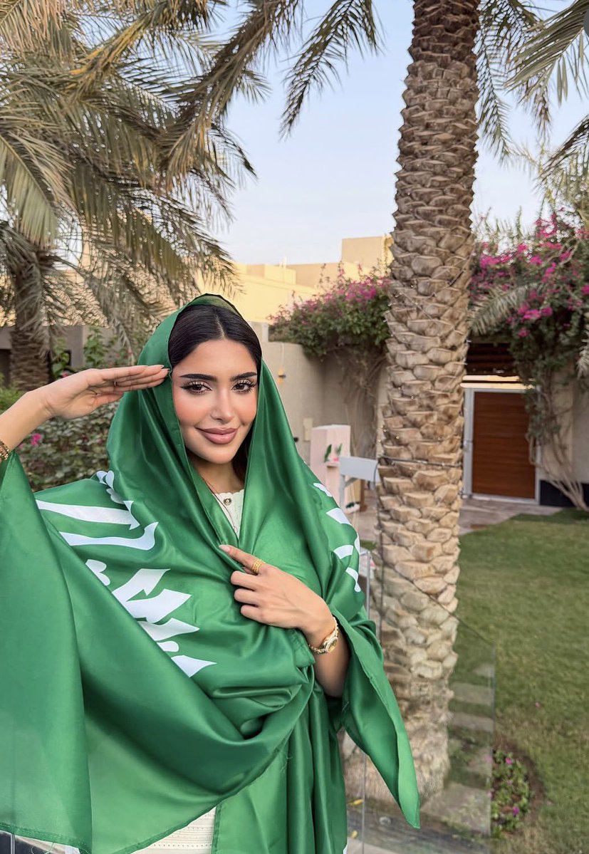 Fox5go7's tweet photo. No one and nothing can stop me from celebrating her divine beauty. 🪽🇸🇦 https://t.co/WIMgwVjbNw