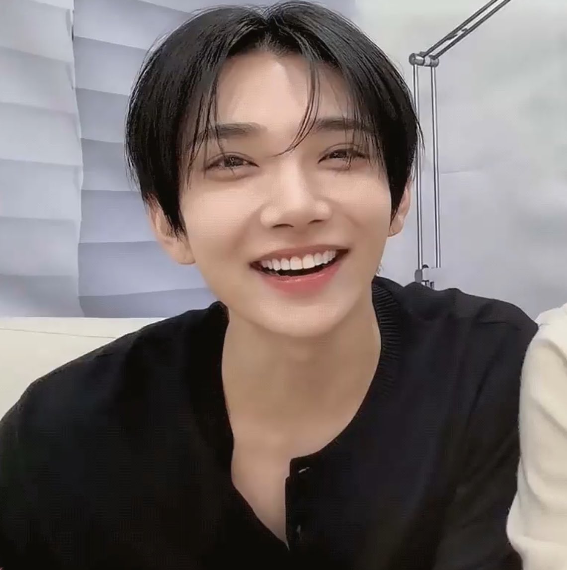 makeshuausmile's tweet photo. ◠‿◠ https://t.co/IgZT5sb5DB
