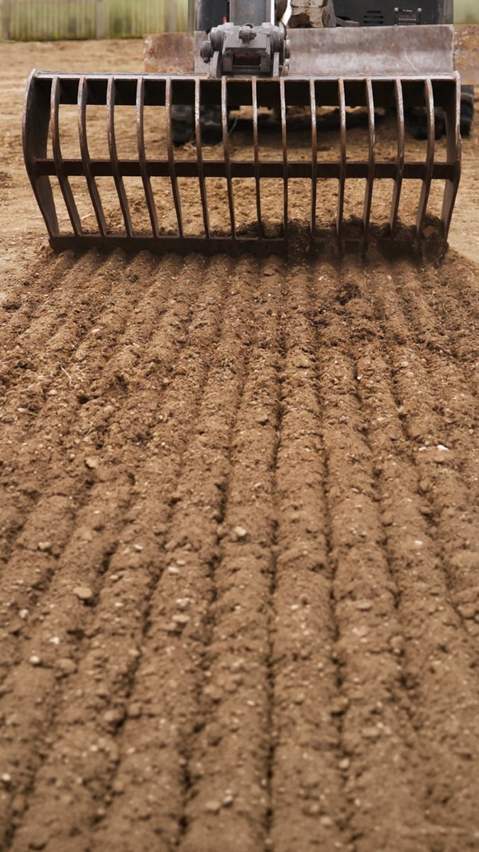 Rhinoxbuckets's tweet photo. 5 Best Uses for your Rake Riddle Bucket 👀
1) Clear ditches & rivers of debris 💧
2) Peel away & remove turf 🏡
3) Leave tine lines ready for turf & seeding 🌱
4) Remove larger debris from the fines 🪨
5) Tear out overgrown grass 🌿
#digger #excavatorattachments #minidigger https://t.co/RC7Mx6S9d3