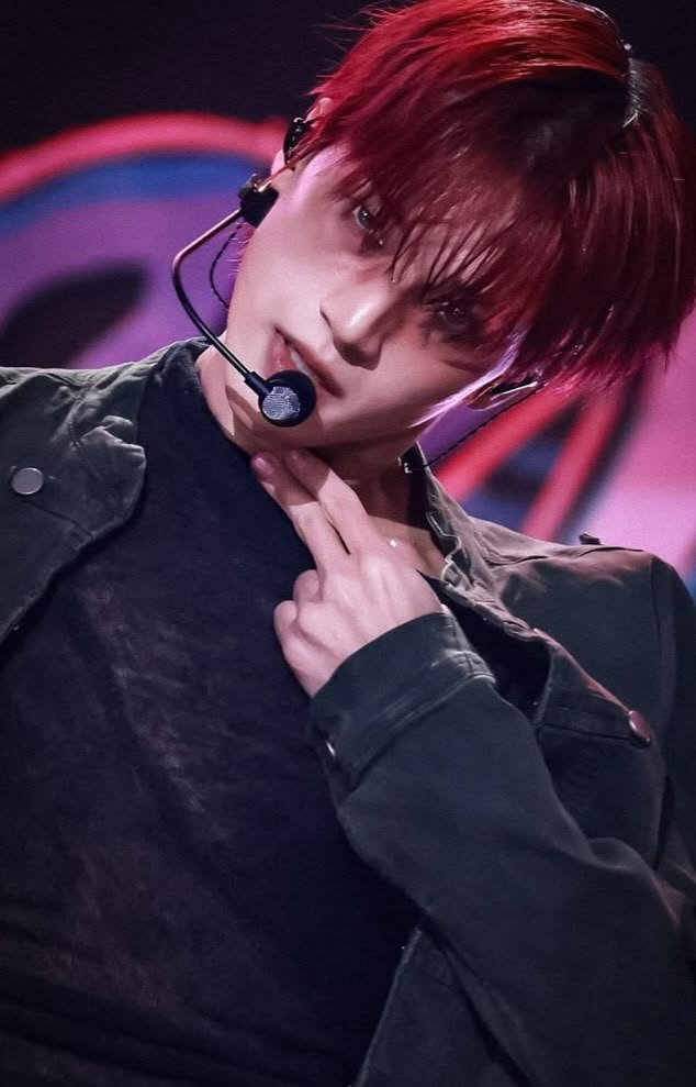 roses_inblank's tweet photo. 날티력 맥스라는 빨간 머리 정우영 군,,, https://t.co/qxf0vgldLr