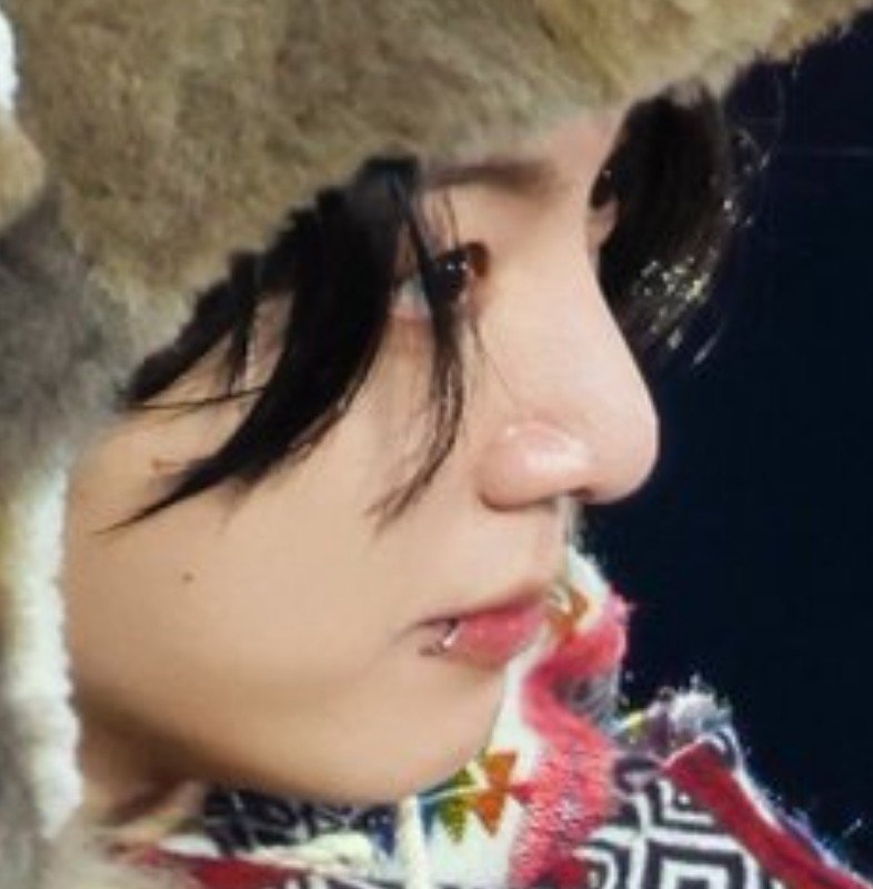 guguloved's tweet photo. nose is so pretty T~T https://t.co/ahV0Yx6fpn
