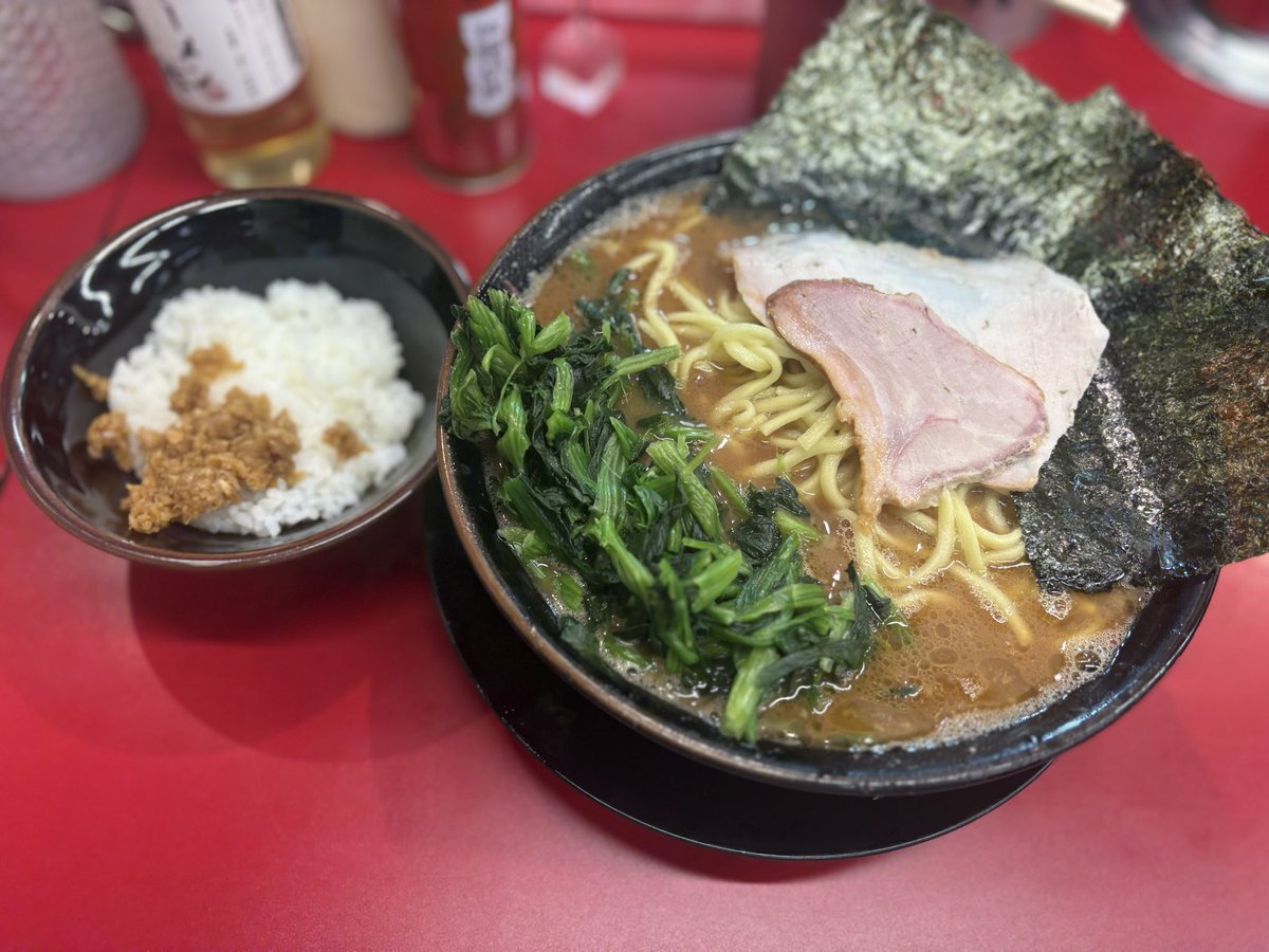sugar__sv's tweet photo. もっちゃまのラーメン道聖地巡礼してきた！

王道家直系IEKEI TOKYO

ドーパミンドパドパ〜！ https://t.co/q4lD00ssOk