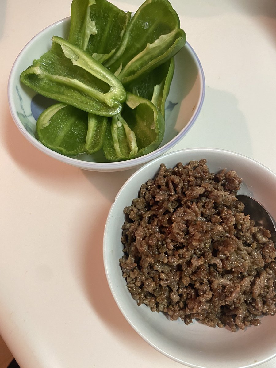 yutchan0706's tweet photo. 色んな枠で、ピーマンの美味しい食べ方話してたらこうなるよね
めっちゃ冷えてます🥶 https://t.co/1TZyMJeAtK