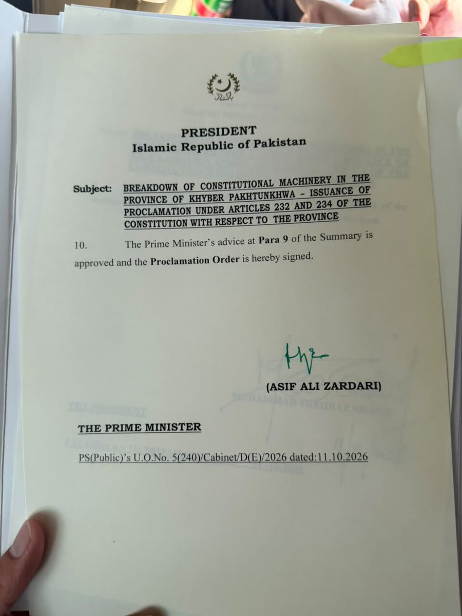 Goreunit's tweet photo. The puppet president Asif Ali Zardari has declared emergency in KPK under the command of Munir and Shehbaz.

It's going to be a very difficult phase for the people of KPK who have been fighting the 🇵🇰 army oppression for so long!! https://t.co/GMRbMdt0LN