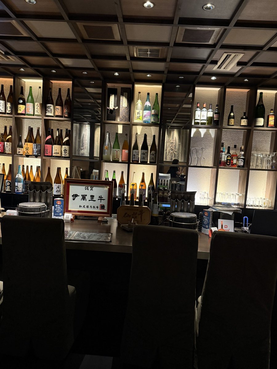 PONMAM2005's tweet photo. （大阪旅行1日目③）
昨夜は、滞在先のホテルから徒歩10分ちょっとの焼肉「肉匠六感」さんへ

落ち着いた素敵な店内で、お酒とお肉とビビンパと冷麺までモリモリ食べて大満足！
通常の焼肉のタレと柑橘系のお出汁みたいなタレもあってサッパリ食べれました！

https://t.co/jlVOLMpOzB https://t.co/0GJDDIx23D