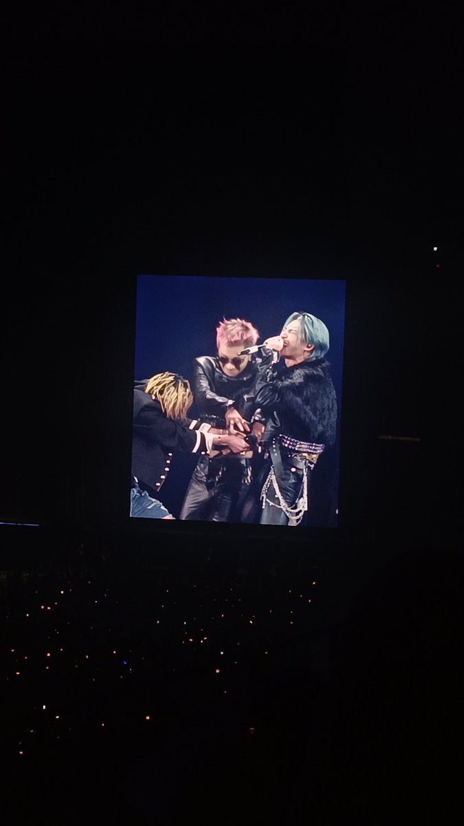 arielle_geybiii's tweet photo. Just want to say that my OGs never lost their sparks 😍
#COSMOSINTAIPEID2
#BIGBANGCOSMOS #bigbang https://t.co/jBS1mtrACX