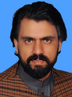 ahmad__bobak's tweet photo. لانگ مارچ کا نیا لیڈر شاہد خٹک ہے
شاہد خٹک کے کندھے پر بھاری زمہ داریاں ہیں اب https://t.co/6SRnBYA6R5