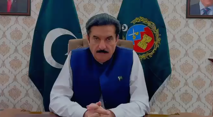BBCUrdu's tweet photo. خیبرپختونخوا کے عوام ایمرجنسی کا خیر مقدم کرتے ہیں، کسی نے قانون ہاتھ میں لیا تو آہنی ہاتھوں سے نمٹیں گے: گورنر خیبر پختونخوا فیصل کریم کنڈی
مکمل تفصیل: https://t.co/YhouM3d6uJ https://t.co/dSn4an80L9