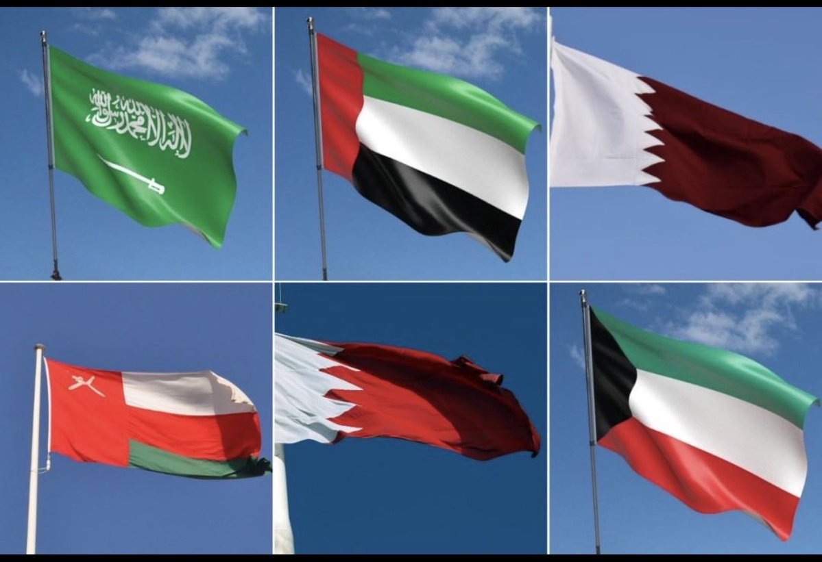 AmtLmyt's tweet photo. يا أهلنا وعزوتنا وسندنا في المملكة العربية السعودية 🇸🇦❤️

قلوب الخليج معكم، ودعاؤنا لكم، وعزّكم عزّنا، وفرحكم فرحنا، وألمكم ألمنا.

أنتم أهلنا وإخواننا، وما يجمعنا أكبر من كل خلاف، وأعمق من كل ظرف؛ يجمعنا الدين والدم والتاريخ والمصير المشترك.

نحن أشقاء ، وسفينة واحدة، ومصير واحد، ولن تزيدنا الشدائد بإذن الله إلا تلاحمًا ومحبةً وثباتًا.

حفظ الله المملكة العربية السعودية، قيادةً وشعبًا وأرضًا، وحفظ الله دول الخليج جميعًا، وأدام علينا نعمة الأمن والأمان والوحدة والألفة. 🤍🇸🇦🇦🇪🇰🇼🇶🇦🇧🇭🇴🇲

أخوّتكم أخوّتنا، وقوتكم قوتنا، وقلوبنا معكم دائمًا وأبدًا 🐎🐎🐎🐎🐎🐎