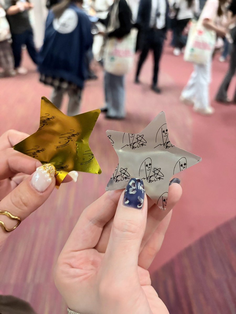 ___0710h's tweet photo. 東京着いちゃった〜🥲
でも飛行機降りる時に、金ちゃむさんが大夢バッグに気づいてくれてお話できてうれしかった！！
ROIROMもcHaRmも改めて最高🫶🏻❤️‍🔥
(めずらしくよくつぶやくｗｗｗ) https://t.co/PDDD6BmpZ5