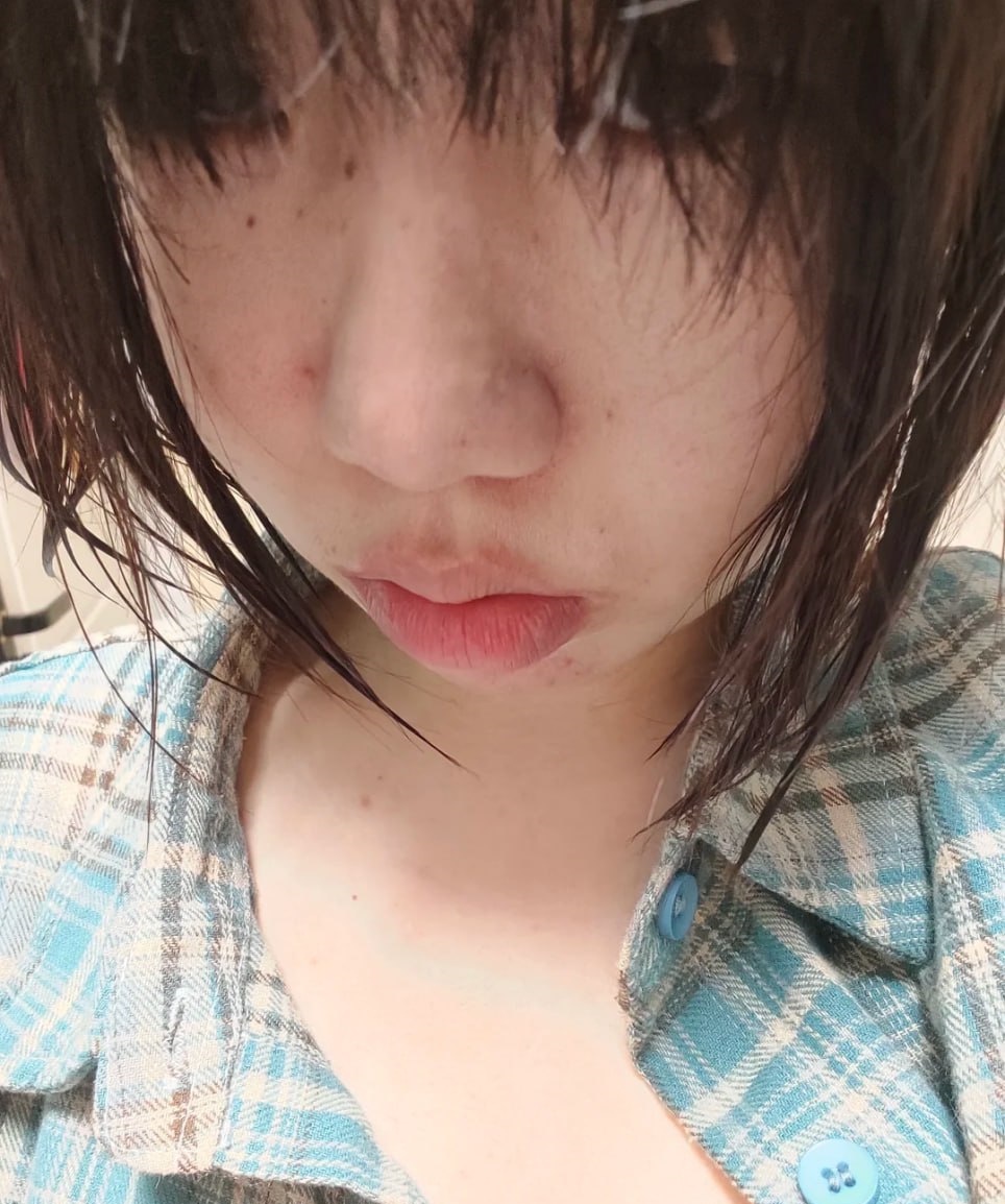 ln575148137018's tweet photo. 今天沒有特別打扮
只是突然想拍照
這種很隨便的自拍
你們會喜歡嗎 https://t.co/3ZkaJGSVHS
