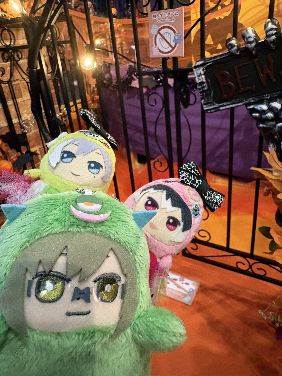 nskm0703's tweet photo. ソラマチでステッカー交換とかでフラフラしてたら、突然名前を呼ばれて、蘭さんでした😂

そのまま、月見もっち🍔とアキバの日本百貨店ご一緒してもらってきました〜🥰 https://t.co/jAQdU04yyl