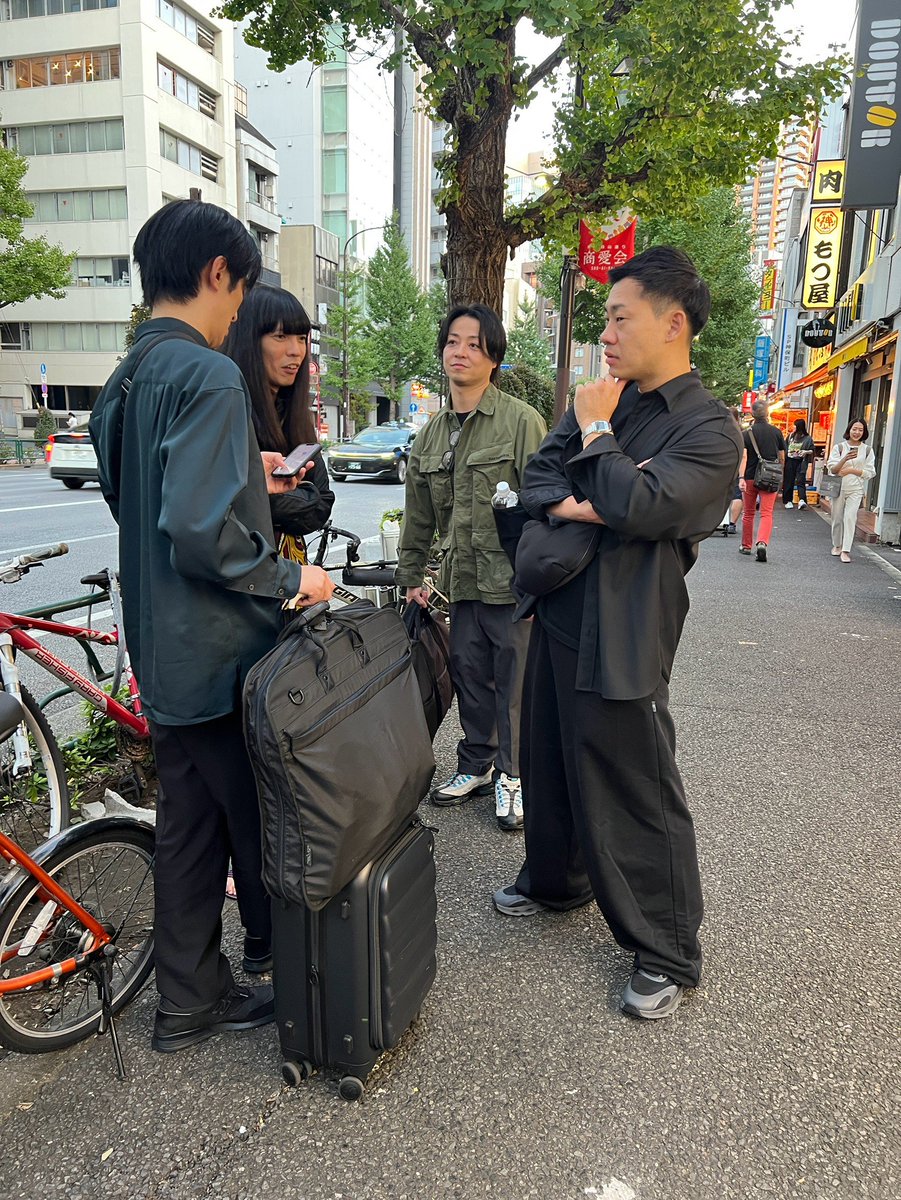 delmahiroki's tweet photo. 漫才ブーム10年間ツアー
3年目ラスト、東京編見に来てくれた方々ありがとうございました！どう考えても最高のライブだったんじゃないでしょうか？4年目も全員無事に回れますように🌝 https://t.co/cL9p4xlgEc