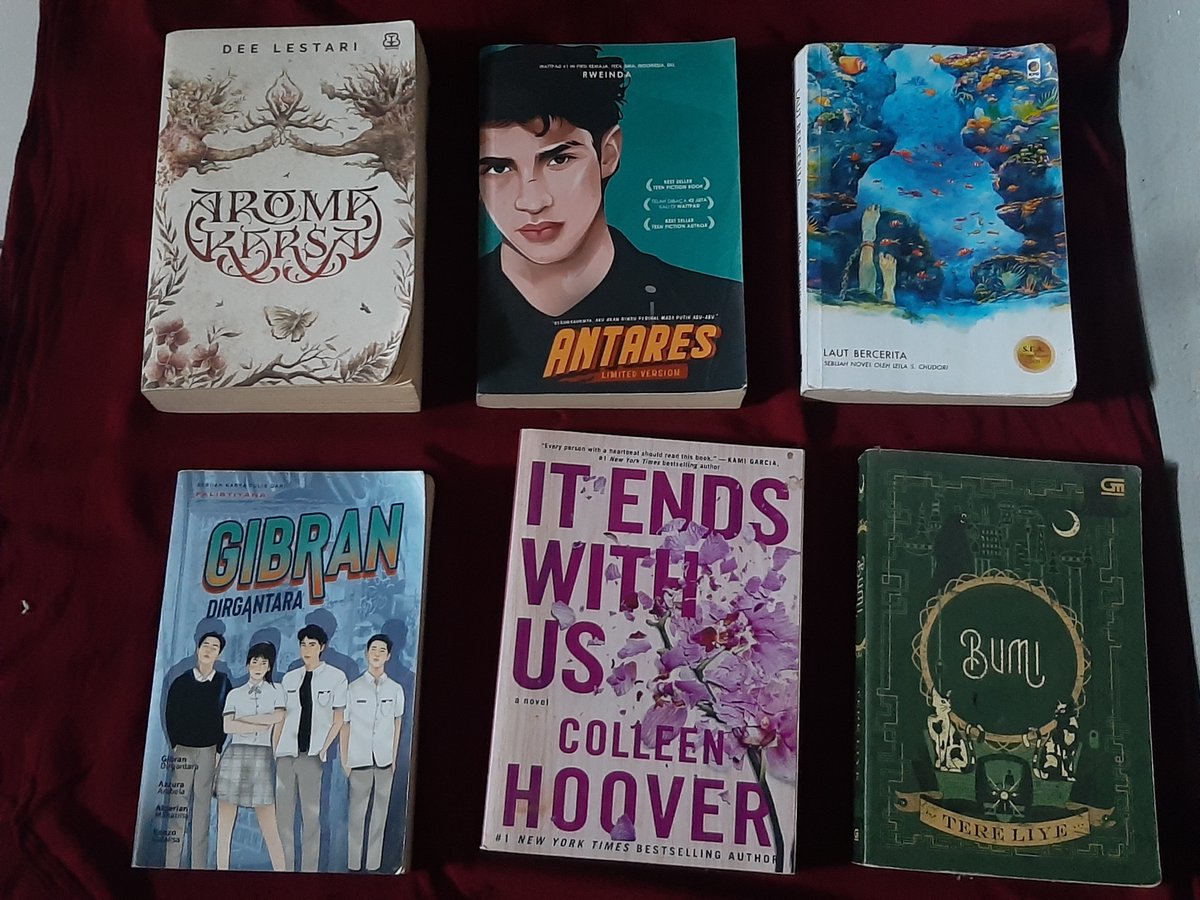 nwobyi's tweet photo. 📚WTS preloved books📚
- 100% original
- good condition 
- dm for condition
- bisa negoo harga
- cek kondisi? dm aja
#wts #preloved
#books https://t.co/LJSTfnj5PR