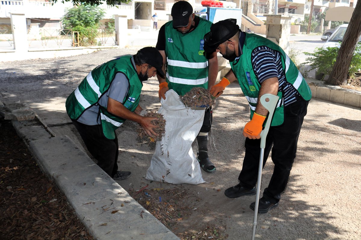 UndpSyria's tweet photo. ✨@UNDP &amp; Finn Church Aid, with support  from 🇫🇮 Government of Finland @Ulkoministerio, promote inclusion, livelihoods, community resilience and Persons with Disabilities 
🌳 Cleaning 16 public parks in Jableh, Lattakia

#Syria #CashForWork #Inclusiverecovery https://t.co/5dR8xps0Ga
