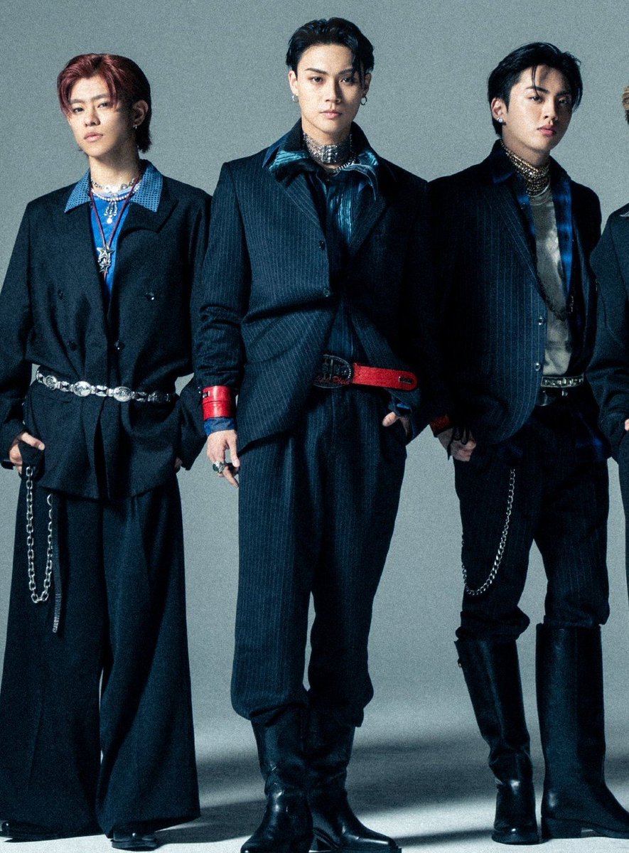 homeboiiannn's tweet photo. okay center trio https://t.co/u2TpPAWwZA