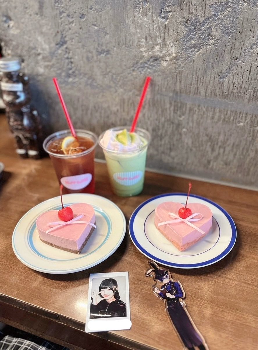 mew313x's tweet photo. みゅうと可愛いケーキ食べた(.ᓀ᎔ᓂ)⊃🍰🩷🩷 https://t.co/yz7dvP3Bkv