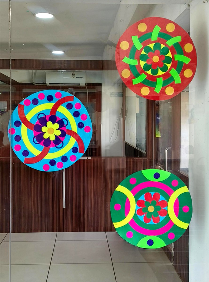 Kishan_S_Artist's tweet photo. #happynavratri Work Done By #ParamhansART #ArtistKishanShahArtist
#ParamhansART
#papercraft #homedecoration #SchoolDecoration #officedecoration #artandcraft #uniqueart #wallhanging #forsale #dmfororders #sketch #buymyart #creative #dmformoreinfo📩
#acrylicpaint #Interiordesigner https://t.co/OiNlHgzKXi