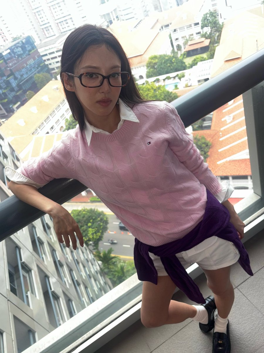 HYOYEON_Updates's tweet photo. [INSTAGRAM] hyoyeon_x_x: Singapore 

https://t.co/Yz88QJAZRp https://t.co/lCBMmXoLc6