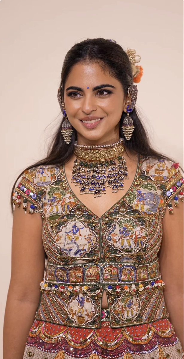 VixenVaultt's tweet photo. Isha Ambani in Torani at Swadesh first anniversary celebration. ✨📸 https://t.co/7MD7McUWce