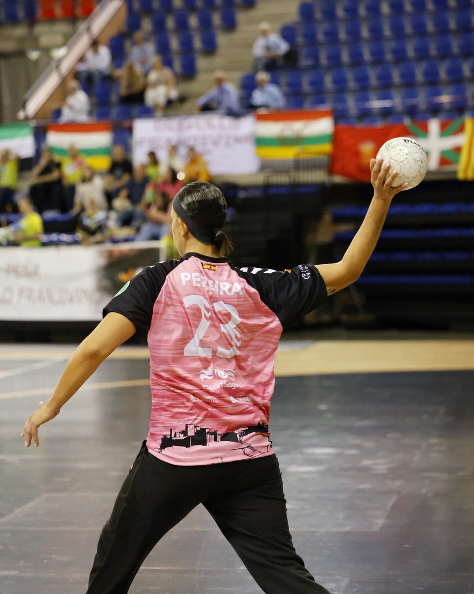 IberdrolaDHF's tweet photo. 🟢 Sufrida victoria del @BMSportingLR en casa ante @BMMorvedre. ¡Ahí van las mejores imágenes del encuentro!
🆚 @BMSportingLR 2⃣4⃣-2⃣1⃣ @BMMorvedre
❗️ ¡Disfrutadlas!
📸 @BMSportingLR
#⃣ #Balonmano #SheLovesHandball https://t.co/kbo5M1a0NH