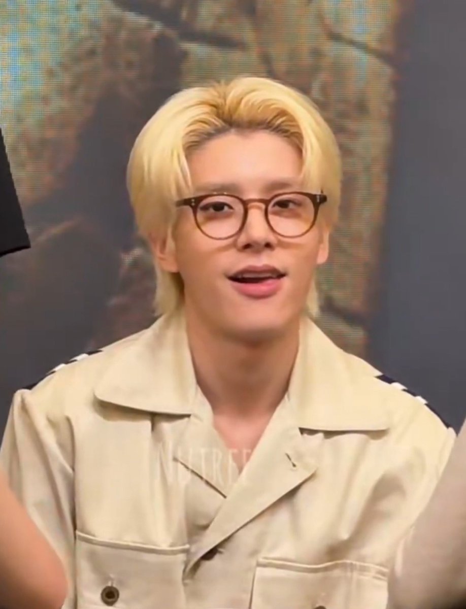 jakeforita's tweet photo. jake please drop a selca with today’s look 😭 https://t.co/YyodcxDXkP