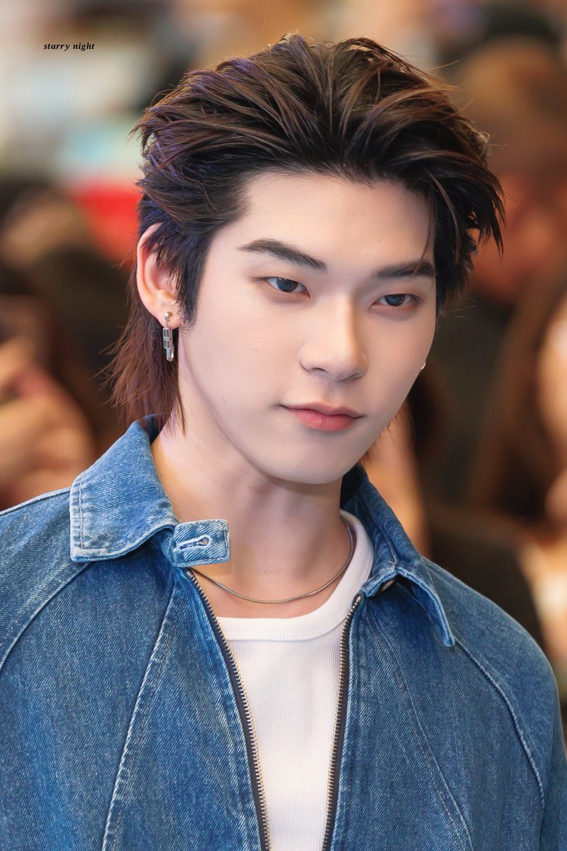 Nnappe94's tweet photo. 21 ร่างกายกำลังโตเต็มที่เลยป่ะห์เนี่ย คือหยุดโตได้แล้วตี๋แม่ขอร้อง y y กรอบหน้าชัดขึ้น หล่ออะ คิ้วหนา ตาตี๋ foxy eyes 🦊 จมูกเป็นสัน เริ่ดสะแมนแตนแท้อ้าย ตัวหนาขึ้นดูสมส่วน วาสนาน้องป๋อมาก โฮรร ม๋าเด็กหล่อ ๆ ของปิ๊ปมาแล้วครับ แม่มันเดรสหมดแหล้วสมาชิก 🧎🏼‍♀️‍➡️🧎🏼‍♀️‍➡️🕳️ https://t.co/eD07lWrADN