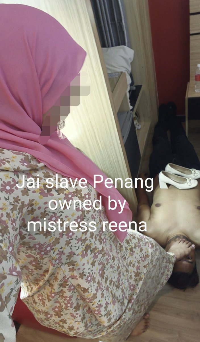ayamkacak3166's tweet photo. Puas hati kena pijak muka dengan miss reena, kaki pun bau masam2 lagi seharian pakai heels hehe, ada yg nak jd MCM Jai x? PM ja Jai tp ada caj yuran tau. https://t.co/DwtylBxwY8