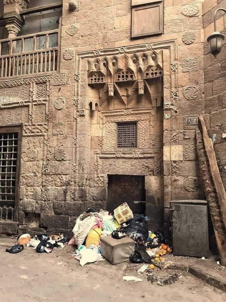 HanyBakhit2's tweet photo. ماضى عريق..وحاضر زباله!!!🥸 https://t.co/BXBNdfWqwW