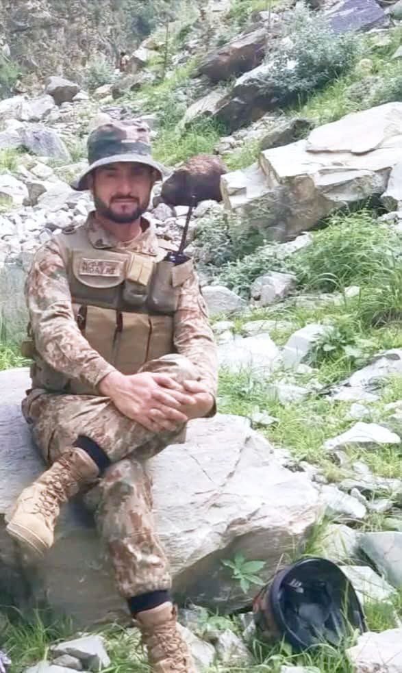 Hasanzaiib's tweet photo. @hasankhyber حسن خانه! چې جناح انګریز را ژوندی هم شي اوس د پنجابي او پاکستانی وینه نشي درولای . دغه یو مو بیګا دوزخ ته درته ولیږلو. https://t.co/UuLb2OZXic