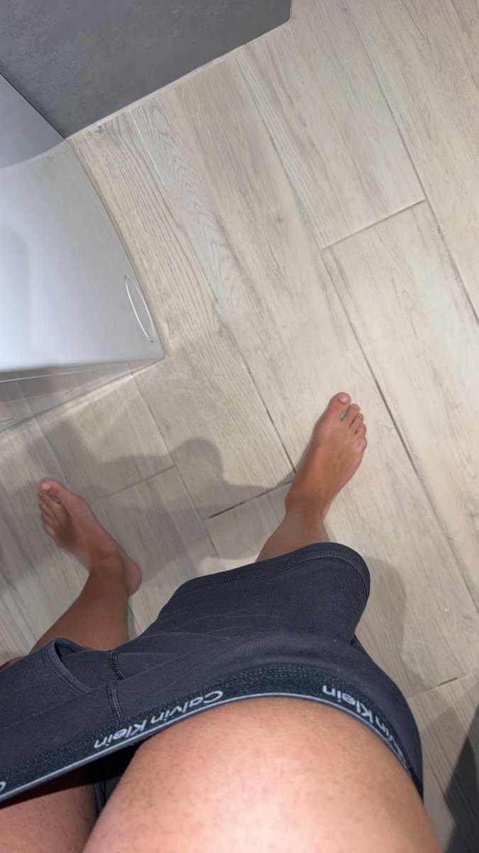 Fitjockbro's tweet photo. These Calvin’s are so sweaty bro 😭 https://t.co/4vkr7WaeuN