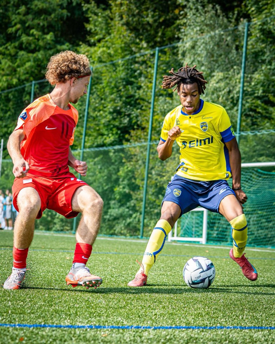 MonsieurBernaps's tweet photo. Bakary Diawara 🇲🇱🇪🇸 (17) représenté par Mohamed Sissoko 🇲🇱 ex international malien en vidéo avec les jeunes du @FCSM_officiel ( annexe ) 

Bakary fait partie des jeunes joueurs titulaires à 17 ans en @Ligue2BKT 

En comparaison vous avez observés l’entrée de Seydou Dembélé un peu plus vieux … une statistique loin d’être anodine. 

Bakary permet au bloc de conserver le ballon ✅ Première touche très efficace ✅ techniquement très propre ✅ Polyvalent ✅ 

Note 🇲🇱 By Bernaps : 

Selon mes analyses et mon avis : profil qui pourrait correspondre U23✅‼️ 

Bernaps🫡