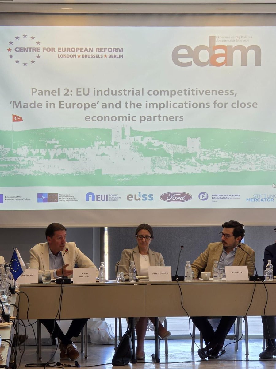 CER_EU's tweet photo. Our second panel at #TheBodrumRT discussed EU industrial competitiveness, Made in Europe &amp; the implications for economic partners. Our speakers were @ozandiren @TUSIAD, @Ej_Europe @EUI_Schuman, Jurgis Vilčinskas @EUDelegationTur &amp; Nicola Walker @Ford, chaired by @CanSelcuki. https://t.co/NtlqHEiJgC