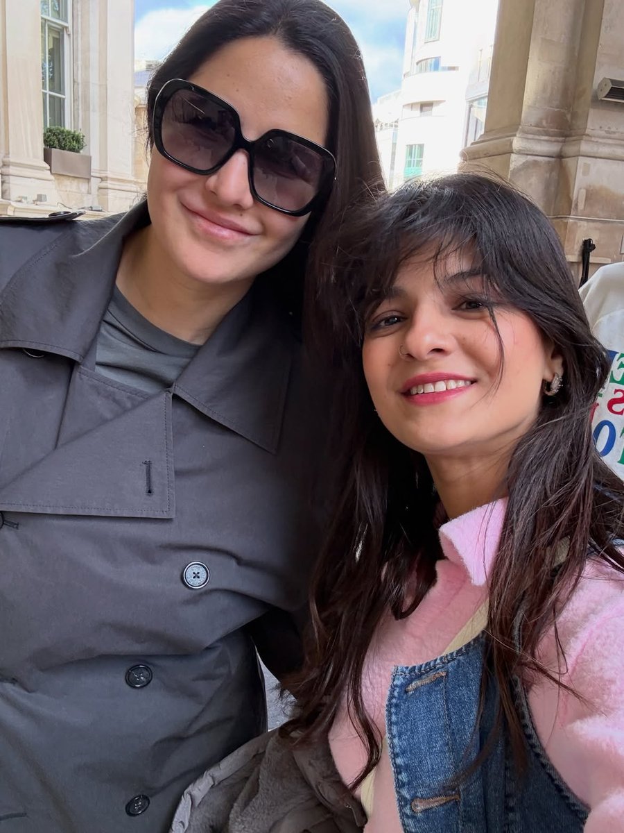 KatrinaKaifCafe's tweet photo. To take a stroll with #KatrinaKaif is a dream come to true 🥹 https://t.co/KKSqr1nbEW