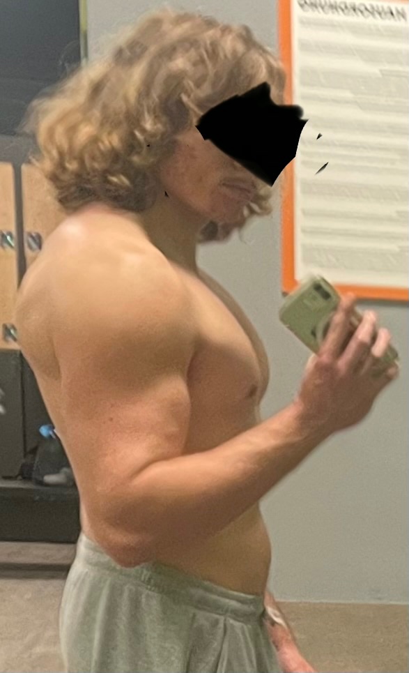 Kkaoodo1's tweet photo. Back from the gym dm me for cum tributesssss mommysss(i make them with sound on ofccc)😈💦🙏#bwc #biceps #cumtributeِs https://t.co/U3xXXmhqJz