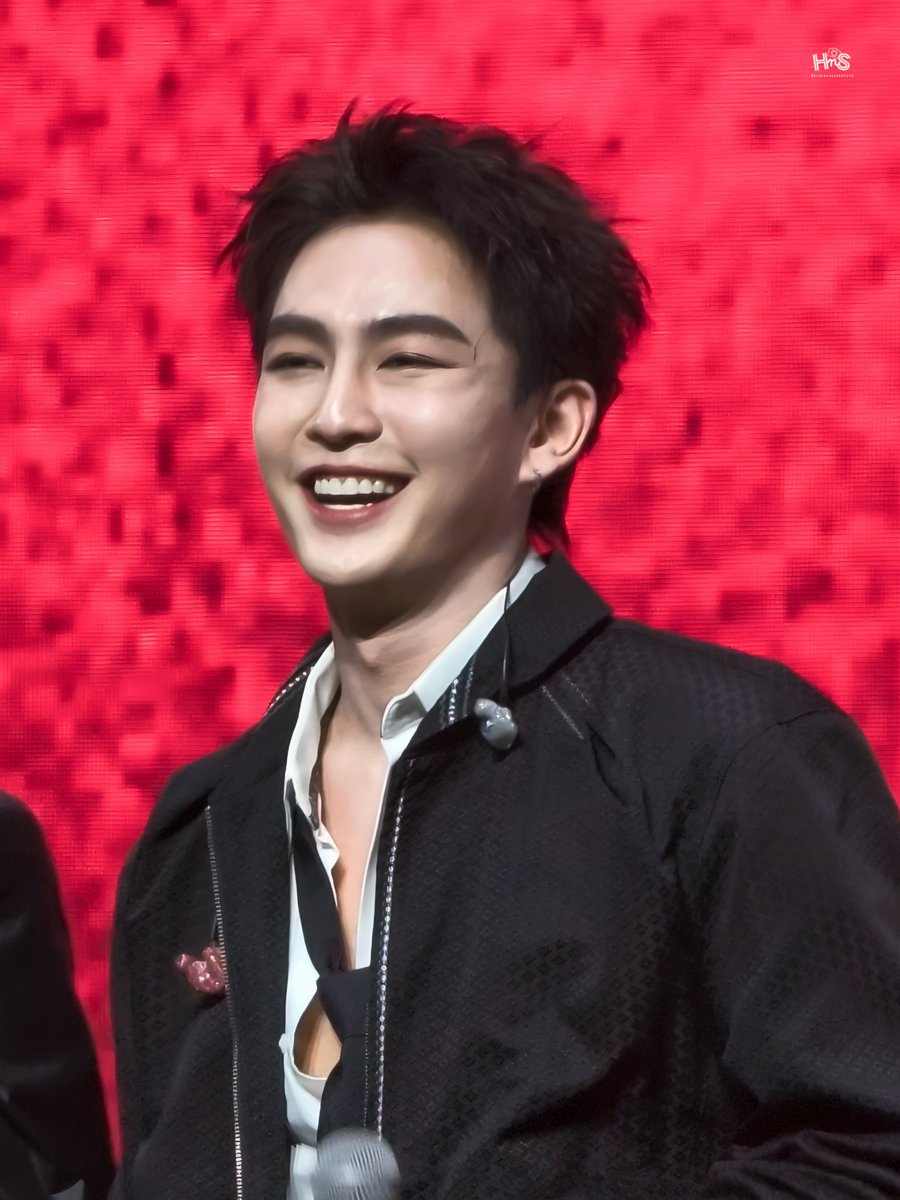 __hideandseek's tweet photo. ยิ้มแจ้มจาแตกเลย 😊

#HEARTchuthiwat
#SONRAYSHOWCASE2026 https://t.co/INO4DdzfX5