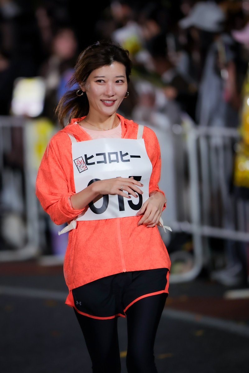 papiyonkun2's tweet photo. 国民的地元のツレでおなじみヒコロヒーさん、オールスター感謝祭でうっかり美貌を披露してしまう...

地元にこんな美人なツレがいてたまるかwwwwww https://t.co/5D4qe2GeDa