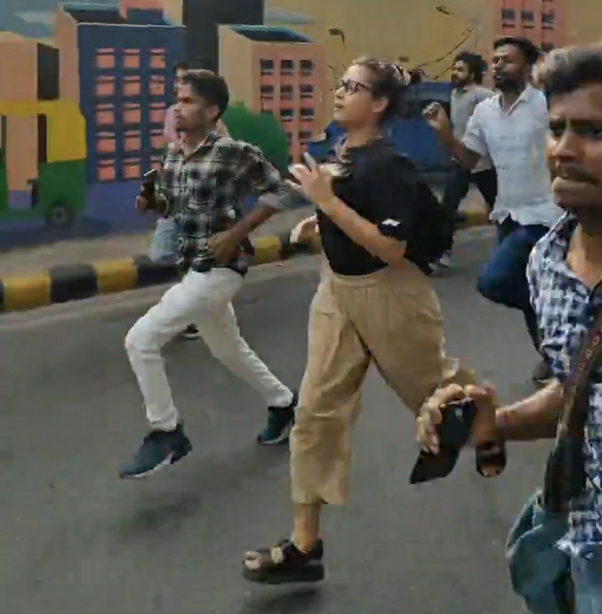 KraantiKumar's tweet photo. शेरनी नेहा बोरा इज रनिंग 🔥 दौड़ शुरू हो चुकी है. https://t.co/veewHwtFi3