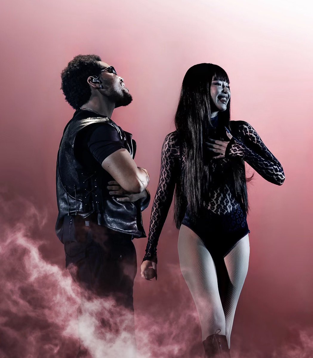 jennierubyfr's tweet photo. #JENNIE et The Weeknd via Sebastien Nagy (photographe) 📸 https://t.co/xIc0gPyQcz