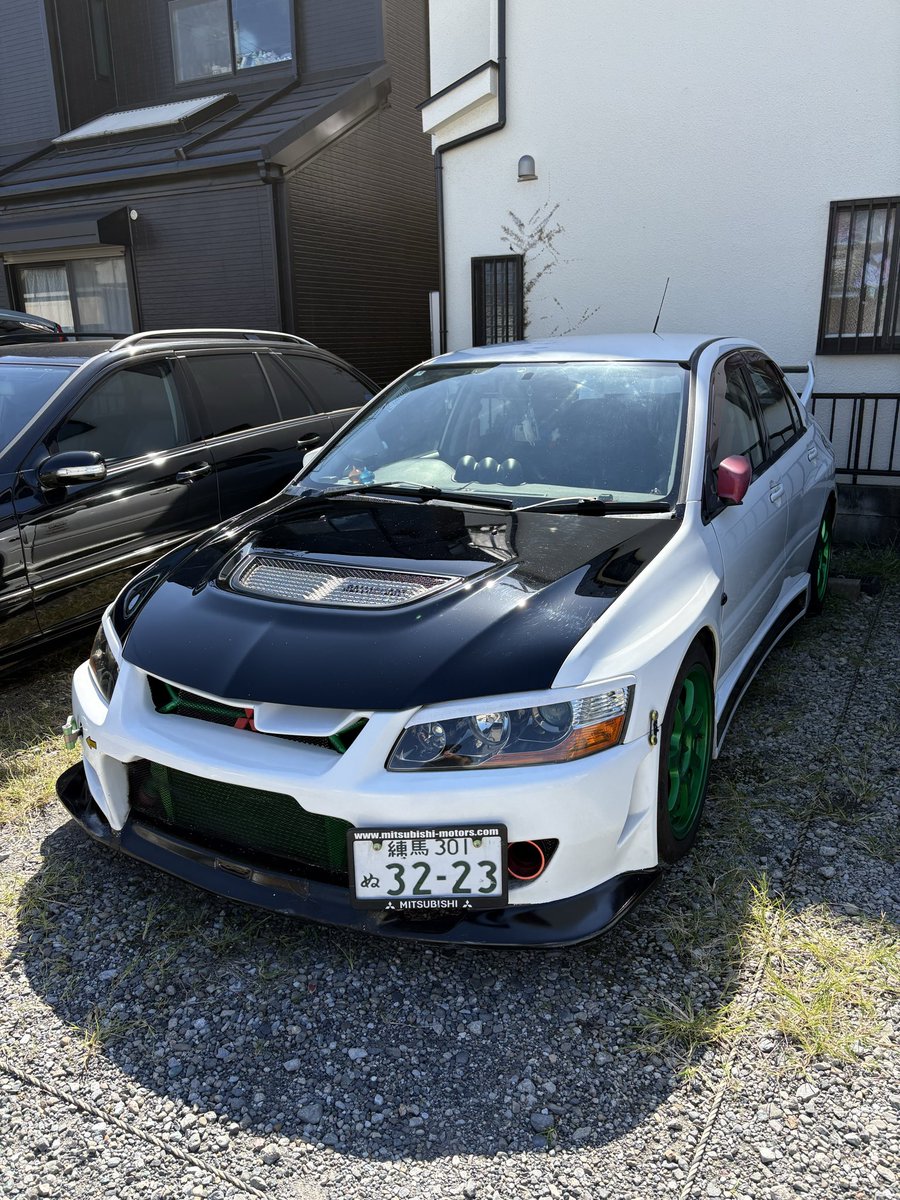 hayasaka__evo7's tweet photo. 今日は天気が良かったからポリッシャーで磨いて、シュアラスターでコーディングしましたぁ✨✨メッチャ綺麗🤩ヘッドライトに俺が映る😂 https://t.co/QmXC6WlfsM