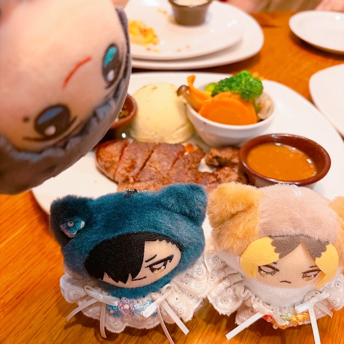 saa0504jj's tweet photo. 久しぶりに前ジャンの友達と会ってきた〜🍽️🥰楽しかった♡
全部お友達が撮ってくれた🐈‍⬛🐈とngro😂あと友達の推し😂 https://t.co/R2X7eAY6aY