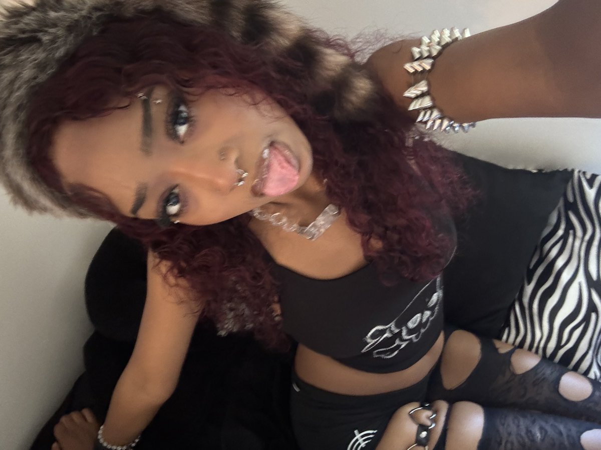 rieeXDD's tweet photo. ik im ur favorite https://t.co/1GLSW9z70u