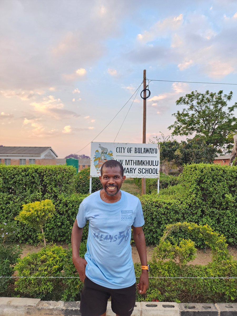mthimz's tweet photo. Comrades, we need to clear this issue once & for all: 20km is not a long run, please! It can't be. Off for a long run now. Will update. #NoBorders https://t.co/22HT5r48Xf