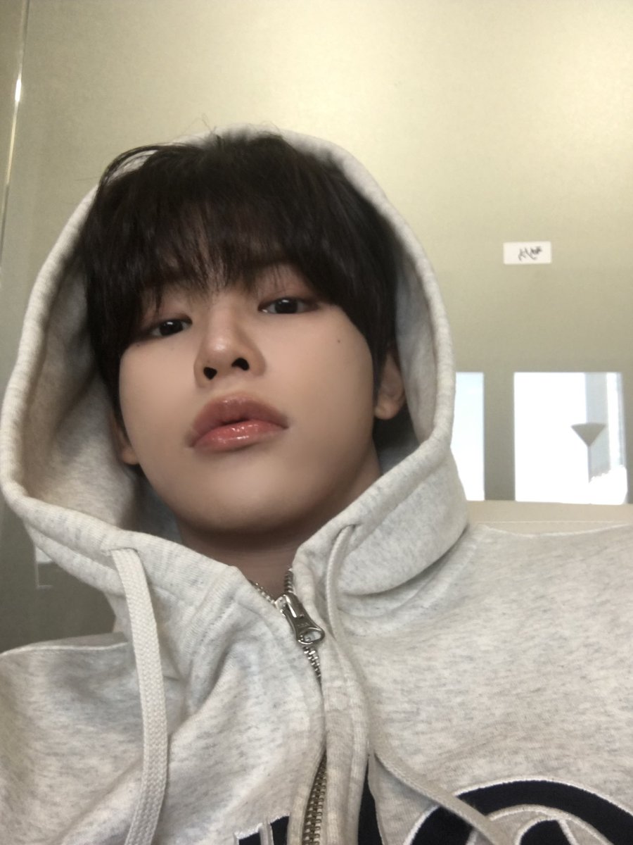 XODIAC_MEMBERS's tweet photo. [#규민🐶] 

가을이 온 겨 🍂

#XODIAC #소디엑 #GYUMIN #규민 #똑똑똑_귬이등장 https://t.co/UtQWk2aZHT