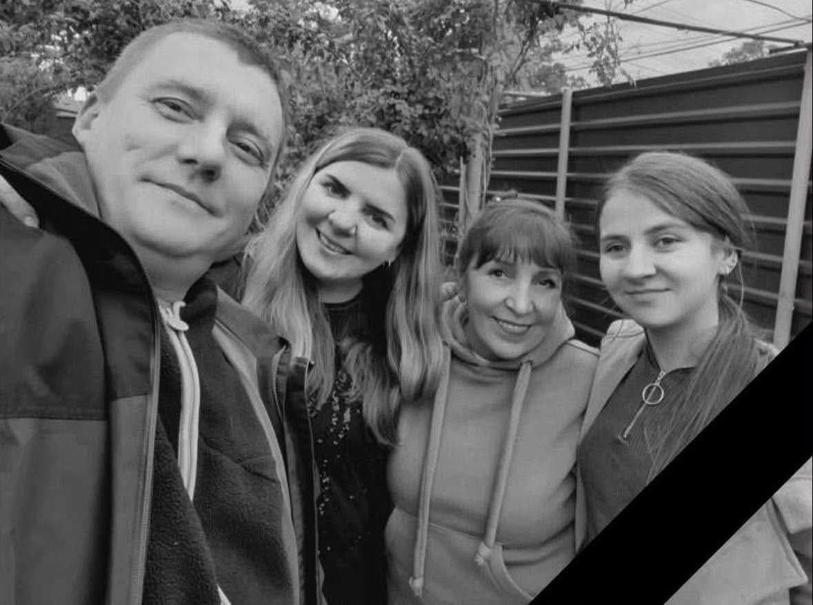 ElenaUA9's tweet photo. Запоріжжя 💔 Цю родину 10 жовтня, вбив фашист путін! 
Цілу родину!!! Чудову, гарну, українську родину!🕯️ https://t.co/YqgEpmCcFR